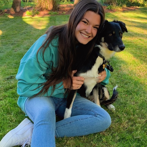 Meet your Posher, Taylor :) - Picture 2 of 2